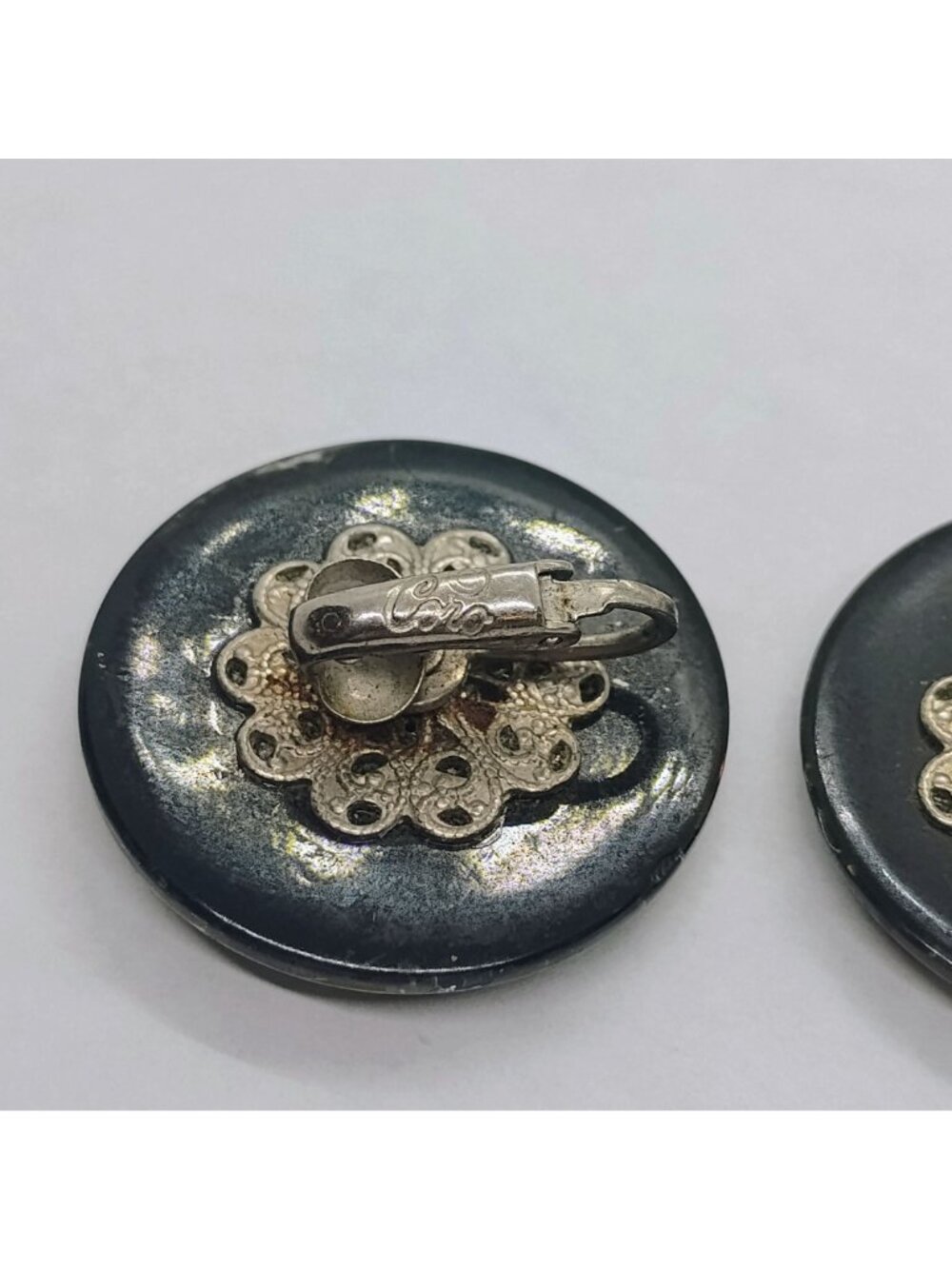 Vtg Coro Confetti Lucite Black Clip-on Earrings Silver Pink Aqua Glitter - Picture 4 of 6